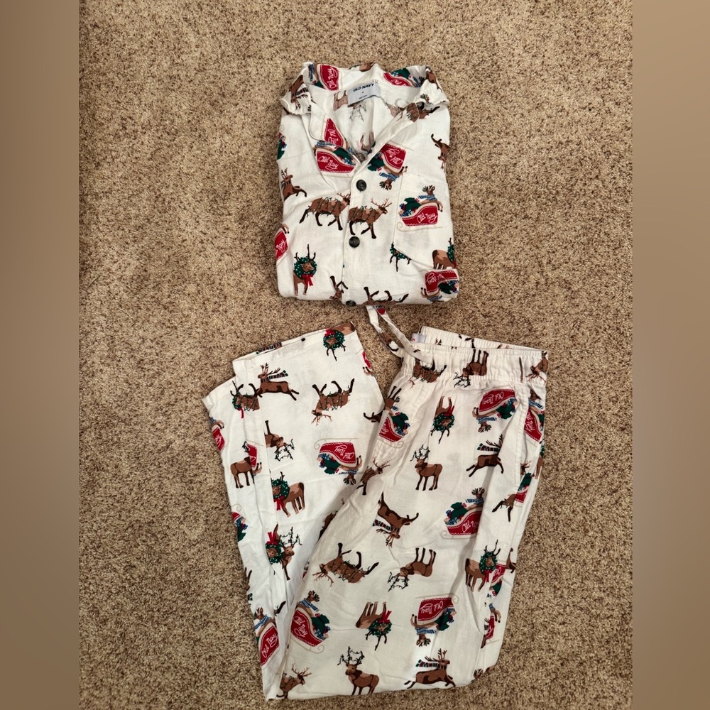 Old Navy Women’s Christmas Pajama Set